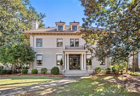 1601 Queens Road