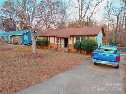 3318 Autumn Ridge Drive sold home in Tanglewood, Charlotte, NC