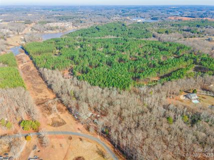 5048 Lineberger Loop Road sold home in Mundy Acres, Denver, NC