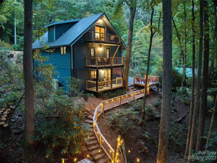 121 Creekside Drive sold home in Creekside Villas, Maggie Valley, NC