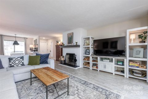 407 Overlook Drive 5-3c sold home in Hilltop, Sapphire, NC