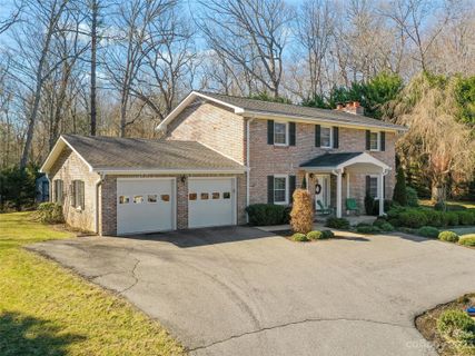 340 Camelot Drive sold home in Camelot, Clyde, NC