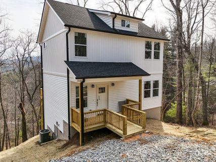23 Terrapin Trail sold home in TERRAPIN HOLLOW, Flat Rock, NC