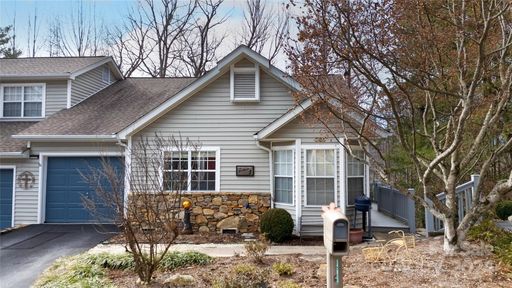 365 Laurel Park Place sold home in Laurel Park Place, Hendersonville, NC