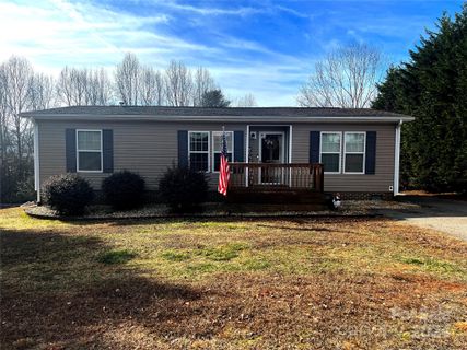2415 Stones Throw Court sold home in Stone Creek, Lenoir, NC