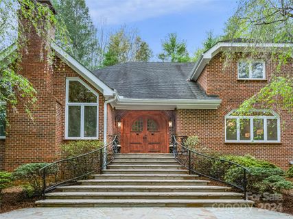 8 Hemlock Road