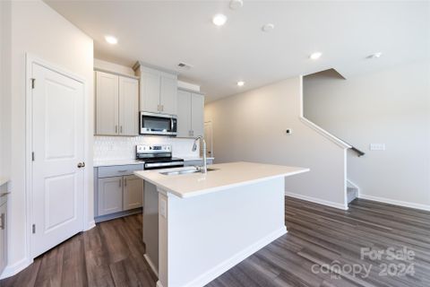5240 Brailey Circle