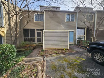 3133 Windbluff Drive