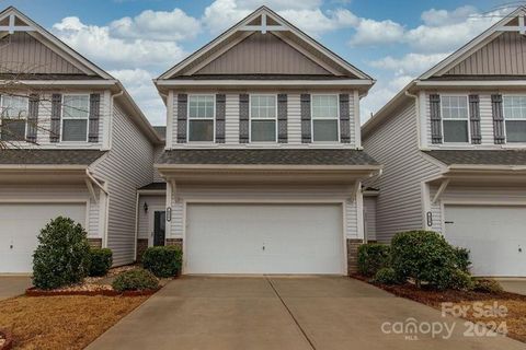 452 Tayberry Lane