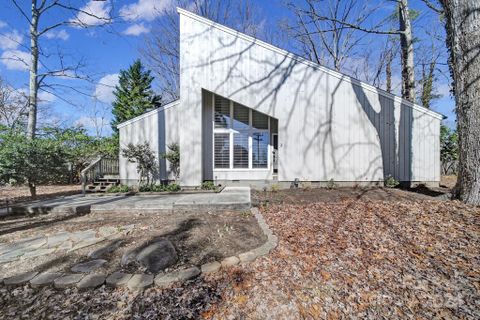 2 Hickory Nut Lane
