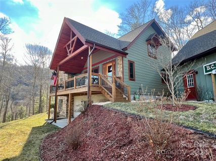 58 Flagstone Ridge sold home in Preserve at Chestnut Flats, Waynesville, NC