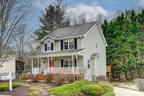 18 Attaberry Court sold home in Riceville Meadows, Asheville, NC