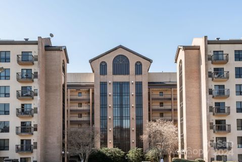 211 Heritage Boulevard 504