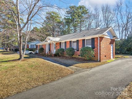 1426 Woodhill Lane sold home in Sheffield, Charlotte, NC