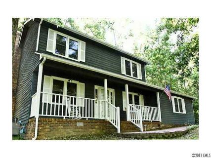 3016 Pinetuck Lane