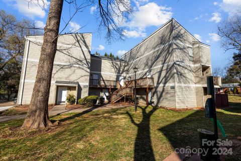 1635 Merry Oaks Road sold home in Woodmere, Charlotte, NC