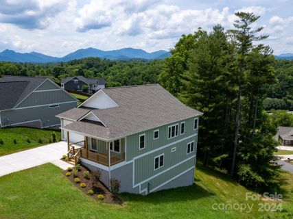 15 Alaskan Drive sold home in The Ridge, Leicester, NC