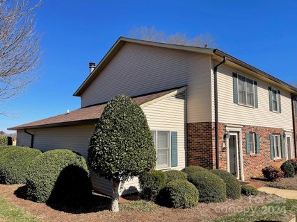 1330 5th Street #51 sold home in Tara Woods, Hickory, NC