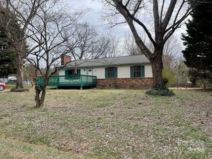 705 Oakwood Lane sold home in Forest Acres, Gastonia, NC