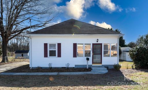 204 Hampshire Lane sold home in American Thread Company, Clover, SC