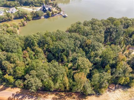 621 Waterton Trail