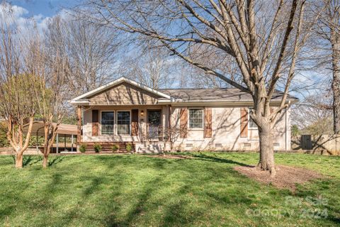 7101 Woodstream Drive