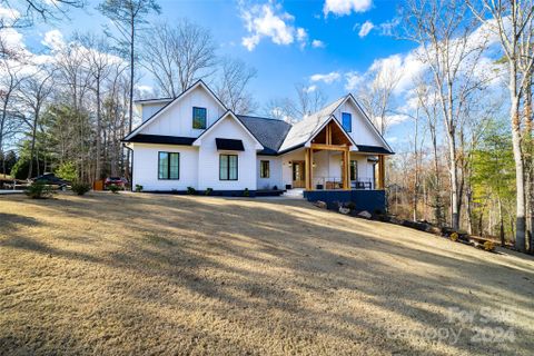 41 Mountain Shadows Drive sold home in Mountain Shadows, Leicester, NC