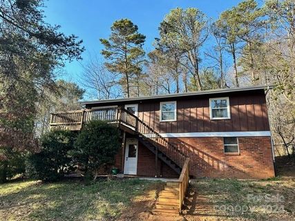 5 Evelake Drive