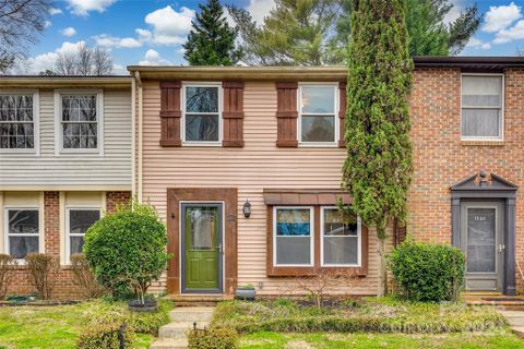 1522 Waybridge Lane sold home in Sharon South II, Charlotte, NC