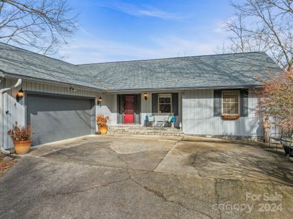120 Treetops Lane