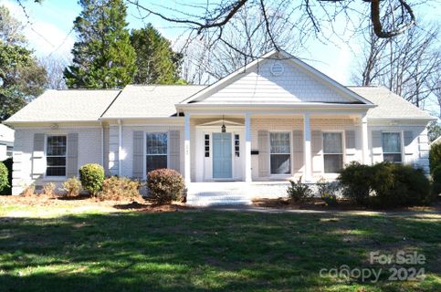 2440 Ramblewood Lane