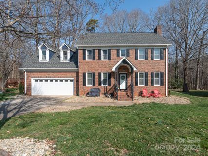 1622 Village Court sold home in Colony Woods, Gastonia, NC