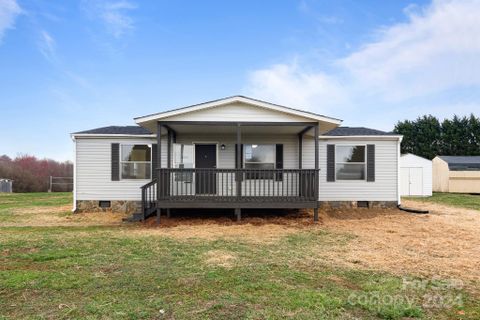 2366 Dillon Drive sold home in Brookridge, Newton, NC