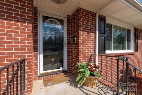 503 Gillsbrook Road