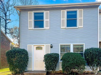 1526 Waybridge Lane
