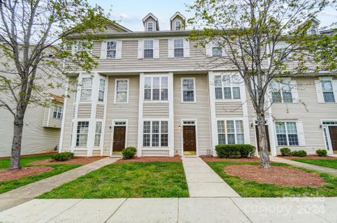 8135 Kings Creek Drive