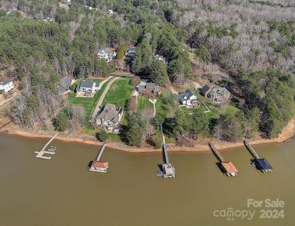 3665 Lake Bluff Drive sold home in The Retreat, Sherrills Ford, NC