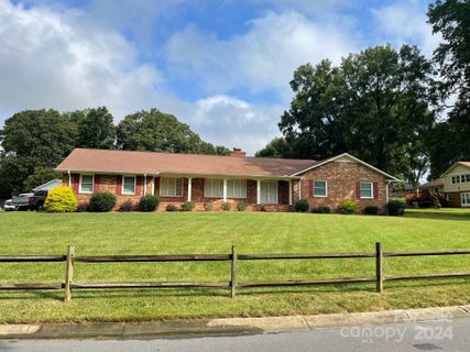 8415 Fallsdale Drive