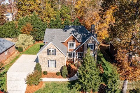 7564 Turnberry Lane