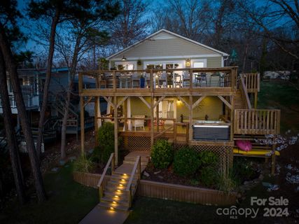 152 Shoreline Road sold home in Dixie Shores, Badin Lake, NC