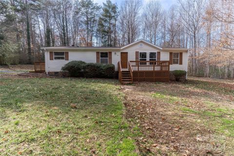 8953 Spring Meadow Drive sold home in Spring Meadows, Hickory, NC
