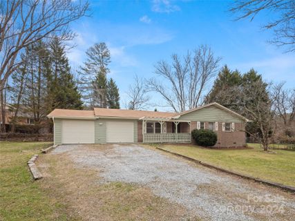 131 Moody Street sold home in Green Acres, Hendersonville, NC
