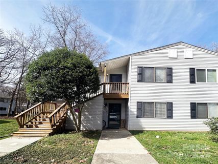 1661 Hunters Trail