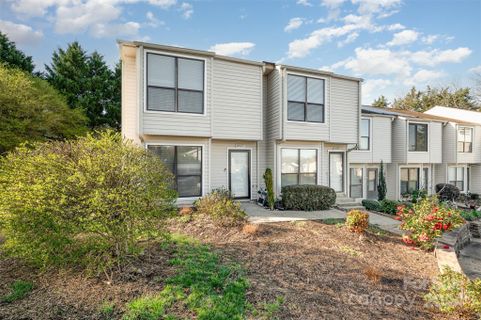 10927 Carmel Crossing Road sold home in Carmel Crossing, Charlotte, NC