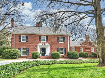 2101 Roswell Avenue