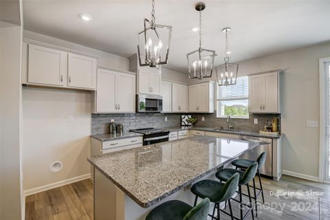 2631 Texana Court 319/Amira