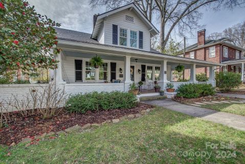 307 W 5th Avenue