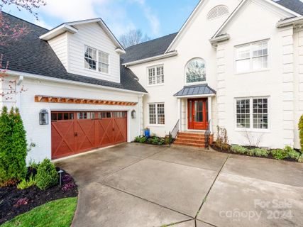 11574 James Richard Drive sold home in Vanderbilt At Providence, Charlotte, NC