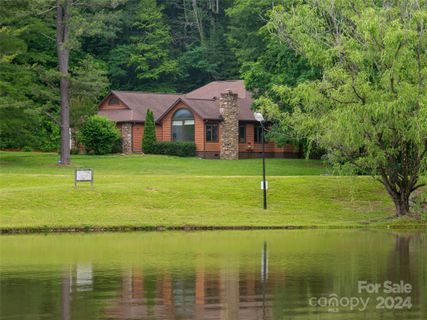 10 Windsong Drive sold home in Windsong Estates, Fairview, NC