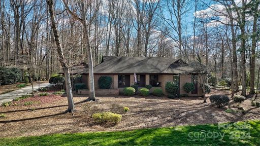 25 Fairway Ridge